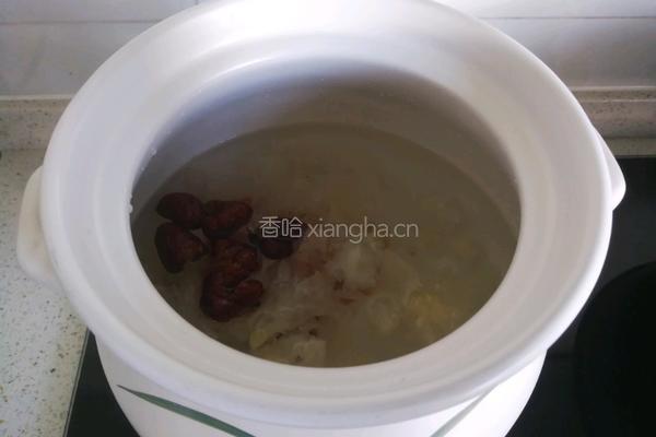银耳桃胶雪燕羹的做法图解8