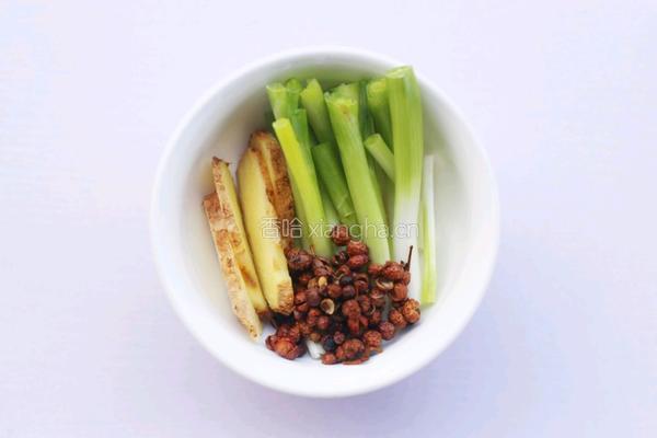 葱油饼的做法图解1