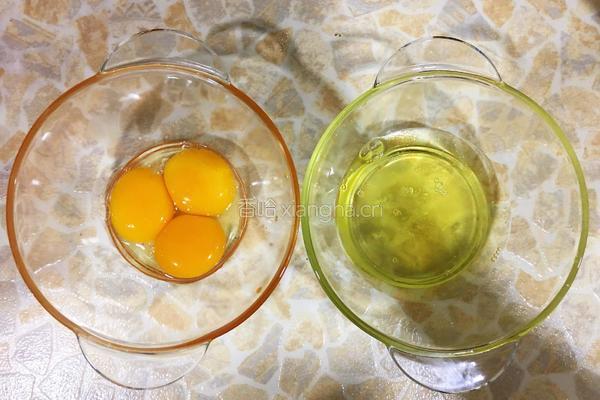 紫薯鸡蛋卷的做法图解3