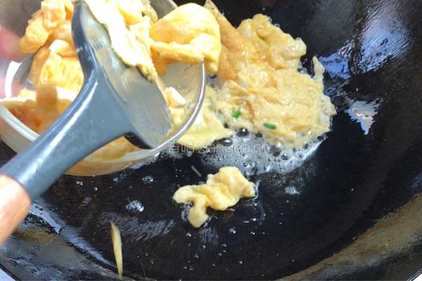 苕叶炒鸡蛋的做法图解7