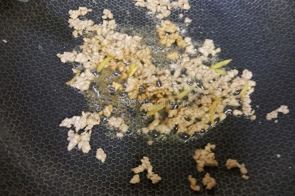 肉末炒莴笋片的做法图解5