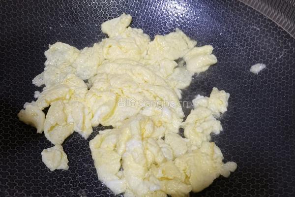 洋葱胡萝卜炒鸡蛋的做法图解2