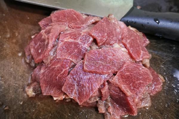 炒马肉的做法图解1