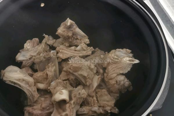 白萝卜炖羊排的做法图解3