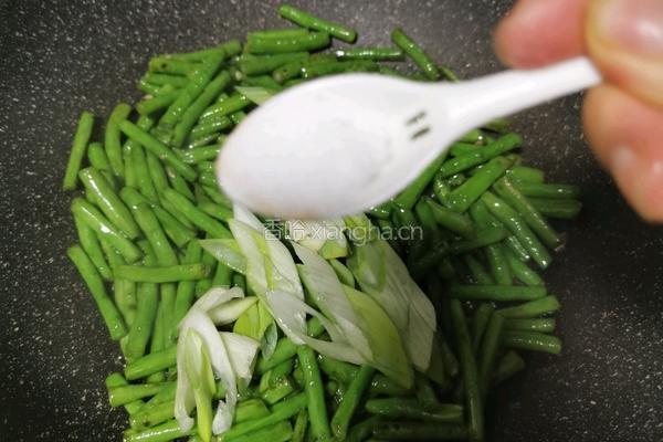 豇豆炒肉的做法图解13