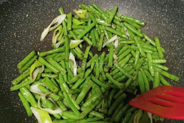 豇豆炒肉的做法图解15