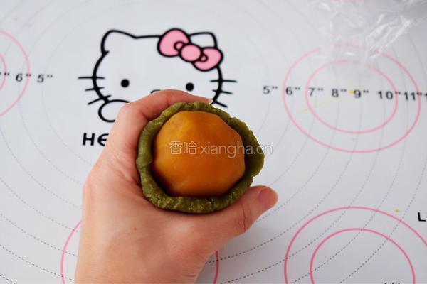 桃山皮流心月饼的做法图解5