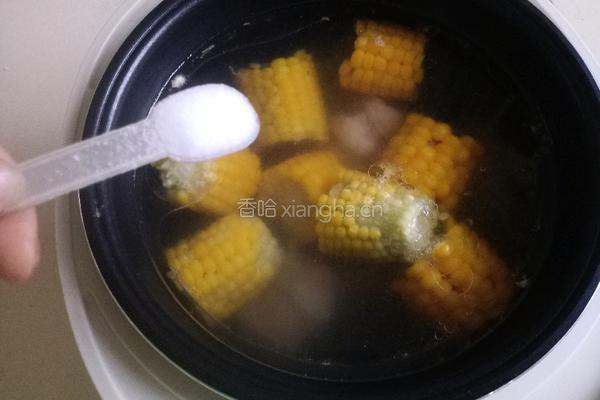 白萝卜玉米排骨汤的做法图解10