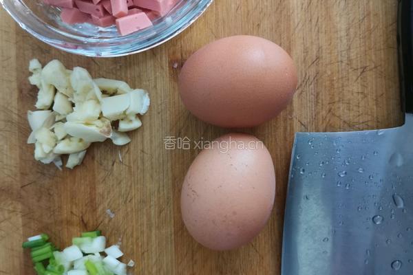 蛋炒饭的做法图解1