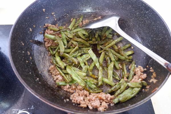 干煸肉末四季豆的做法图解7