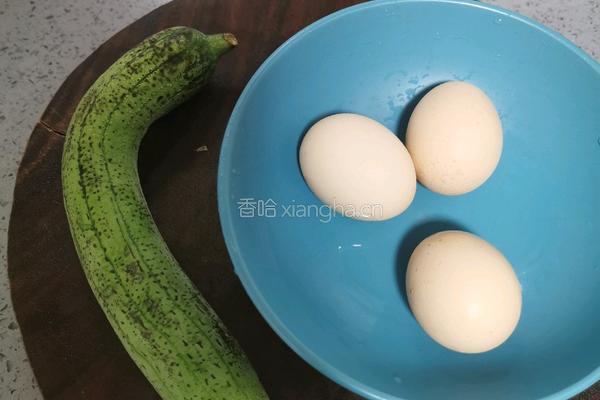丝瓜炒鸡蛋的做法图解1