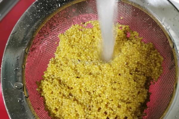 红豆莲子小米粥的做法图解5
