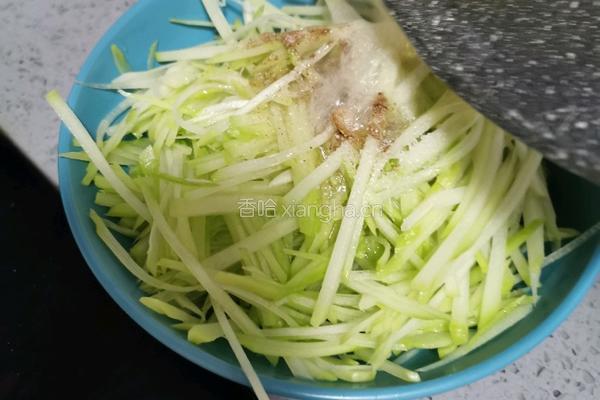 炝拌佛手瓜的做法图解8