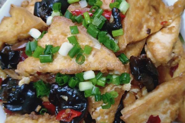 木耳炒豆腐的做法图解7