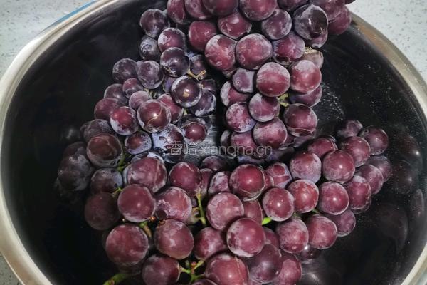 葡萄果酱的做法图解1