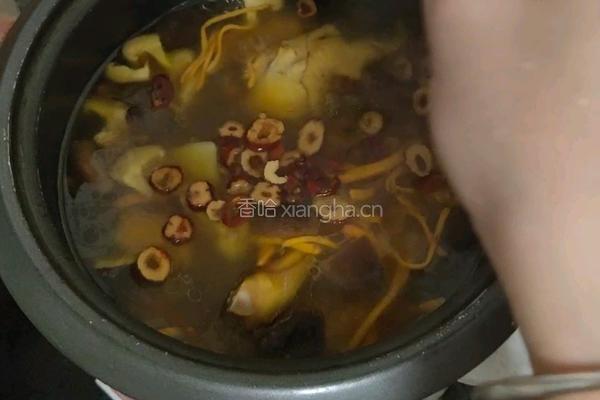 虫草鸡汤的做法图解5