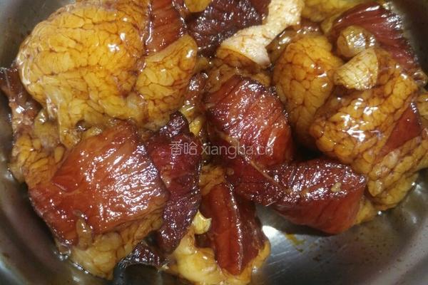 酸菜炖五花肉的做法图解1