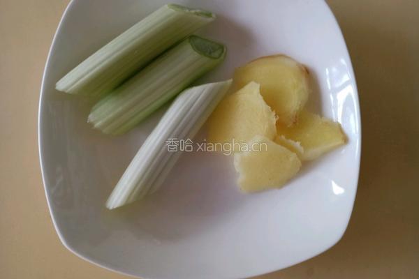 莲藕玉米排骨汤的做法图解4