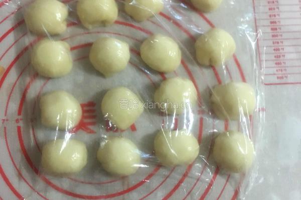 蛋黄酥的做法图解6