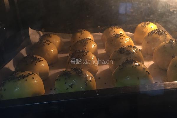 蛋黄酥的做法图解11
