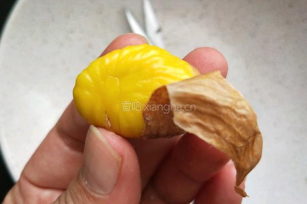 巧剥板栗壳的做法图解8