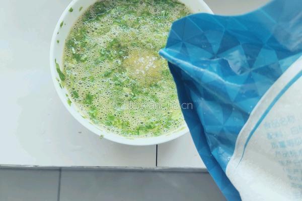 芹菜叶炒鸡蛋的做法图解5
