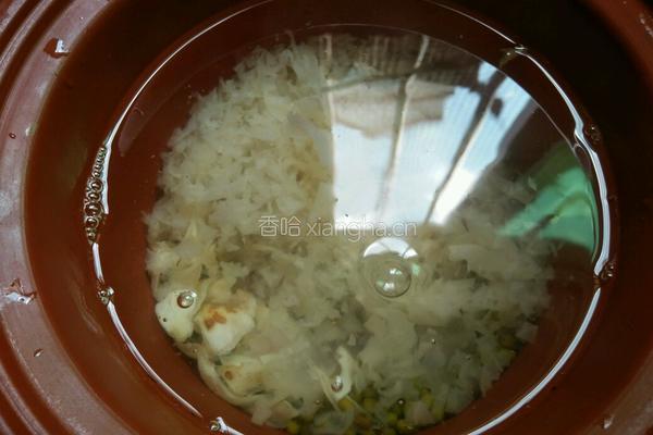 绿豆百合银耳羹的做法图解8