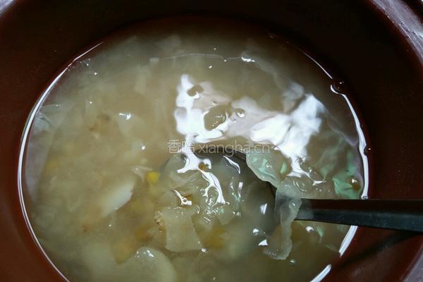绿豆百合银耳羹的做法图解10