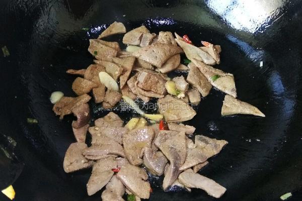 青椒炒猪肝的做法图解5