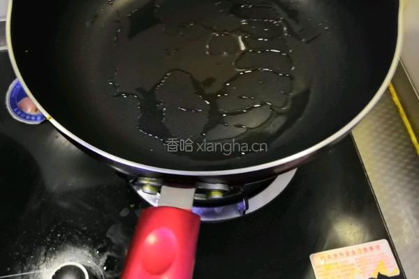 西兰花炒木耳的做法图解7