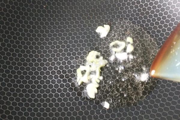 老黄瓜炒鸡蛋的做法图解4