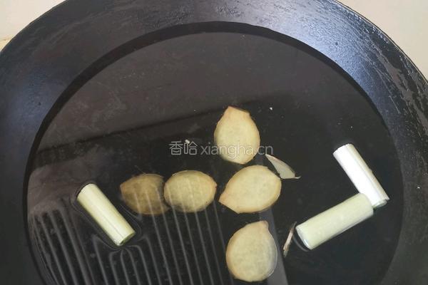 大盘鸡（家庭版）的做法图解1
