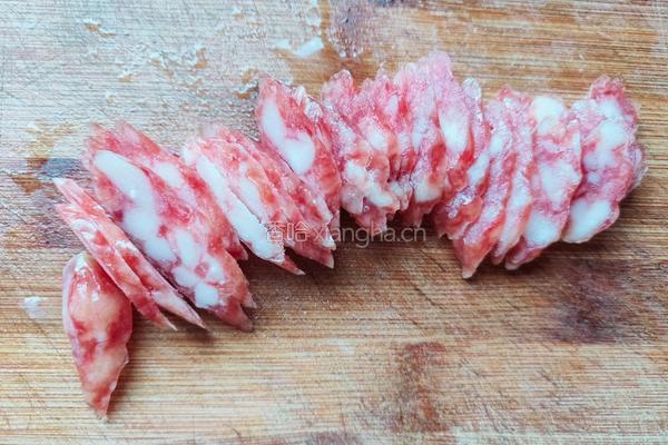 腊肠炒芹菜的做法图解4