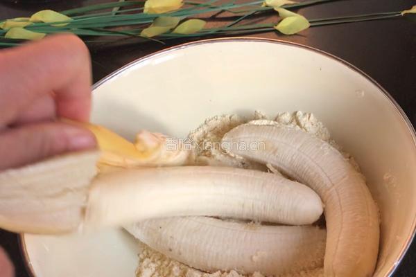 香蕉玉米饼的做法图解1