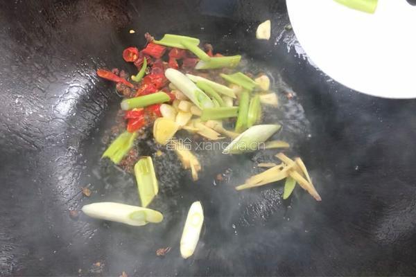 麻辣干煸鱼块的做法图解12