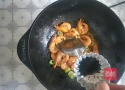 中式炒菜の铁锅鲜虾白菜的做法图解5