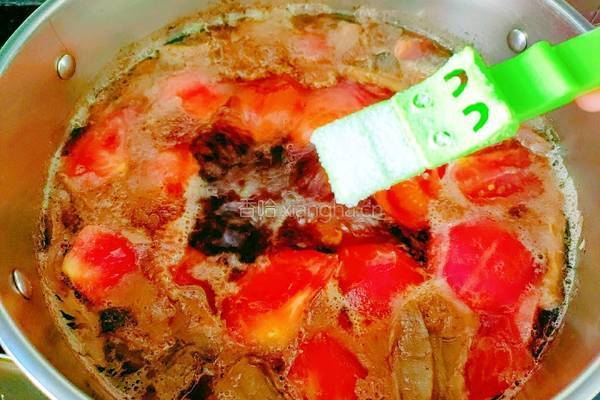 大脚菌番茄牛骨汤的做法图解11
