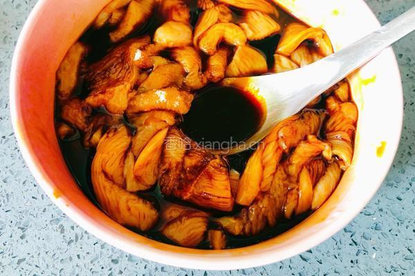 追剧小零食，香辣诱人的鸡胸肉片的做法图解3