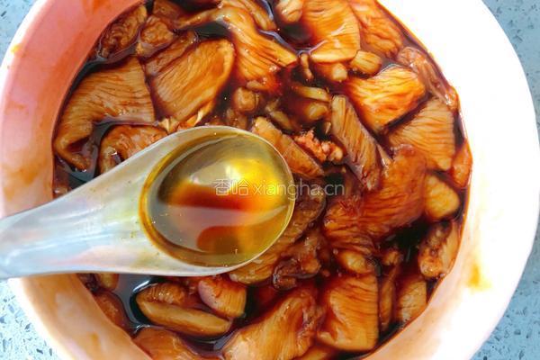 追剧小零食，香辣诱人的鸡胸肉片的做法图解5