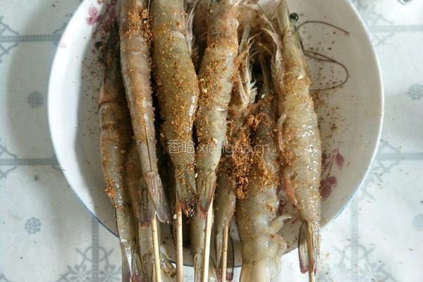 好吃到停不下来的孜然烤海虾的做法图解3