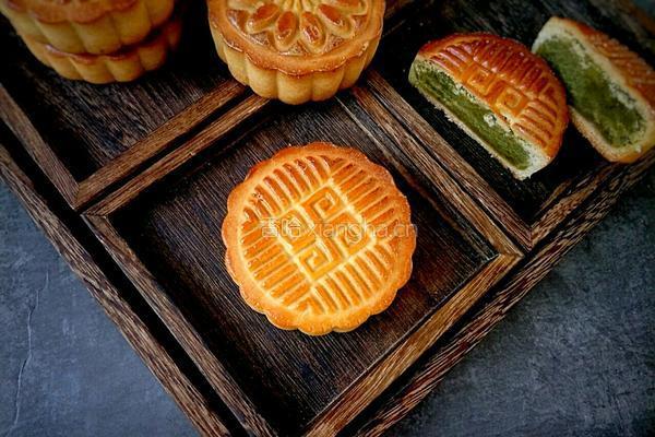 广式豆沙月饼的做法图解17