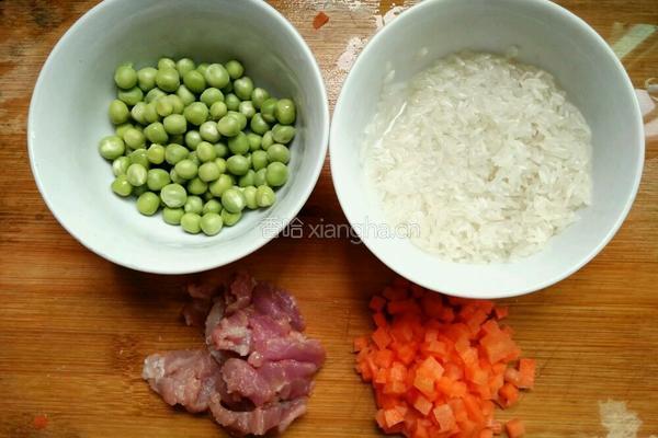 青豆胡萝卜肉片粥的做法图解2