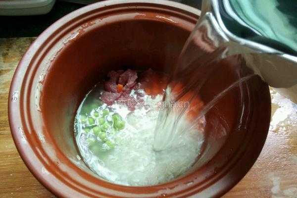 青豆胡萝卜肉片粥的做法图解5