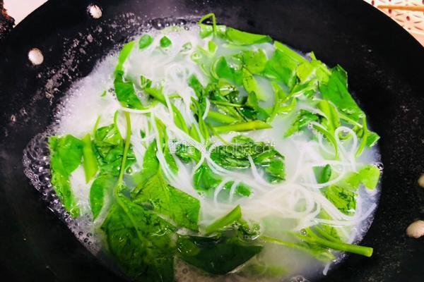 螺蛳粉啦啦的做法图解2