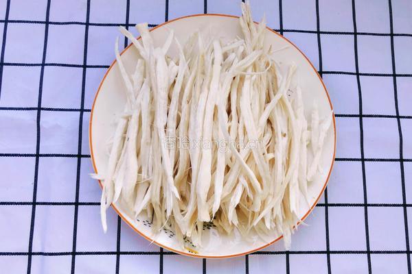 青椒炒杏鲍菇的做法图解2