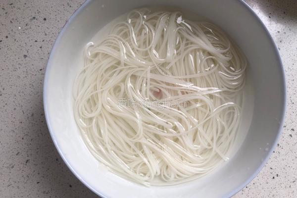 茄汁味金针菇肥牛的做法图解2