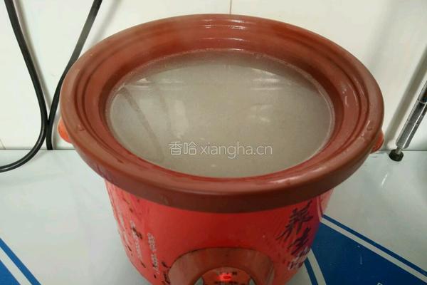 猪扇骨玉米粥的做法图解4