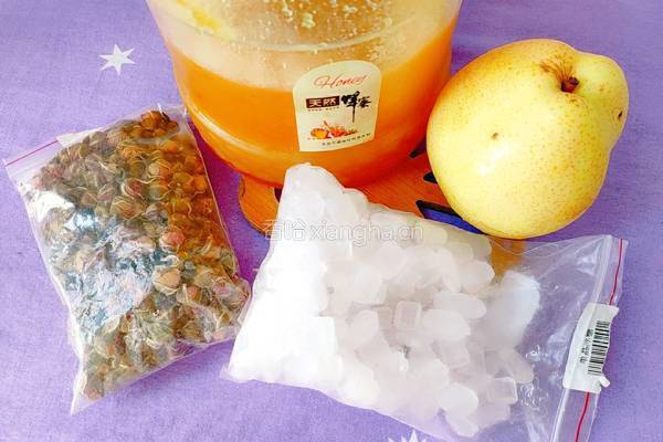 蜂蜜雪梨玫瑰花茶的做法图解1