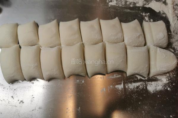 韭菜鸡蛋包子的做法图解15