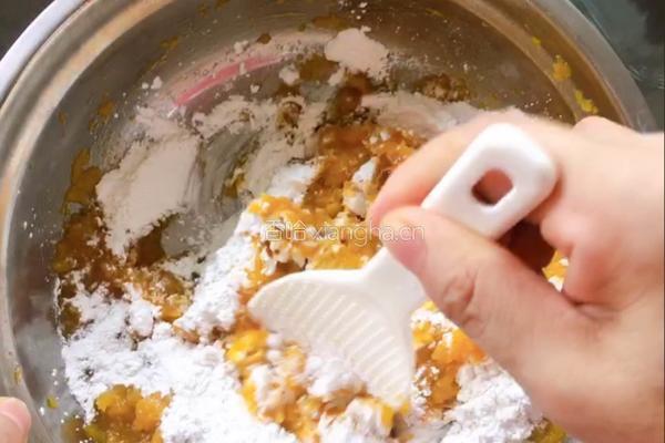蜜豆南瓜饼的做法图解8